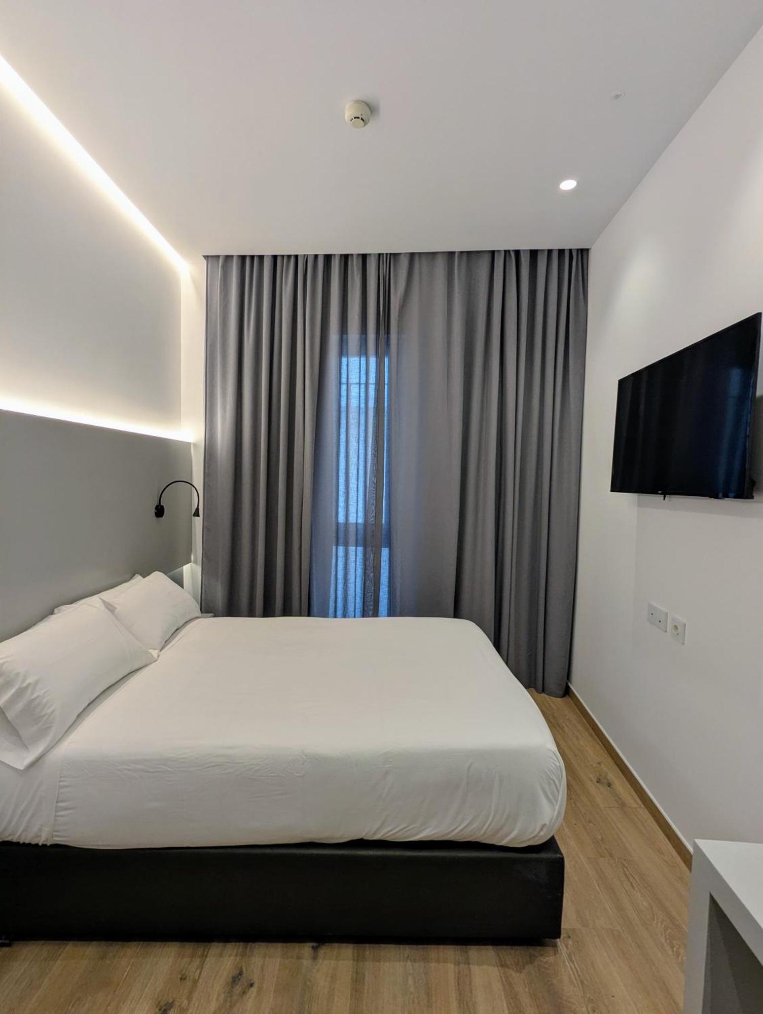 Dormos Hotel กาดิซ ภายนอก รูปภาพ